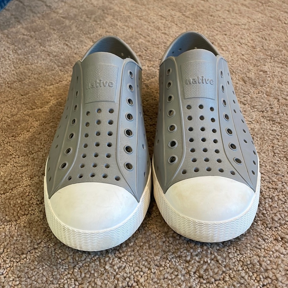 Native Jefferson size 2. Great Condition!!!